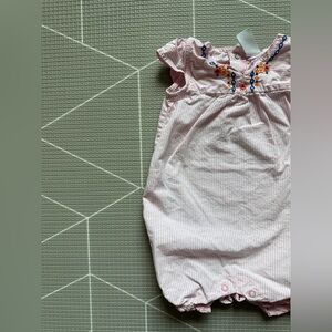 Carters|Baby girl light pink Striped bubble romper with floral embroidery•••9M